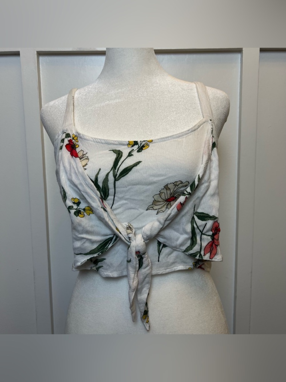 Hollister Women's Large Floral Tie Front Crop Top Y2K Boho Summer Cami Layering
